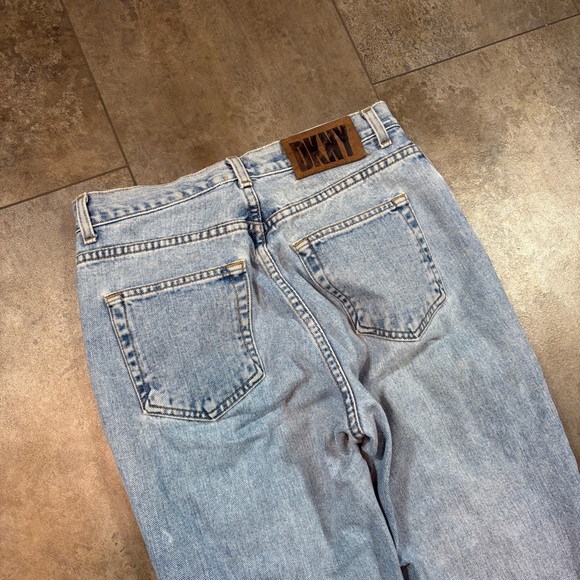 VTG 90s DKNY High Waist Light Wash Tapered Mom Jeans Made In USA - Picture 5 of 8